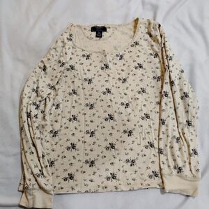 Chaps Cream and Black Floral Long Sleeve Tee